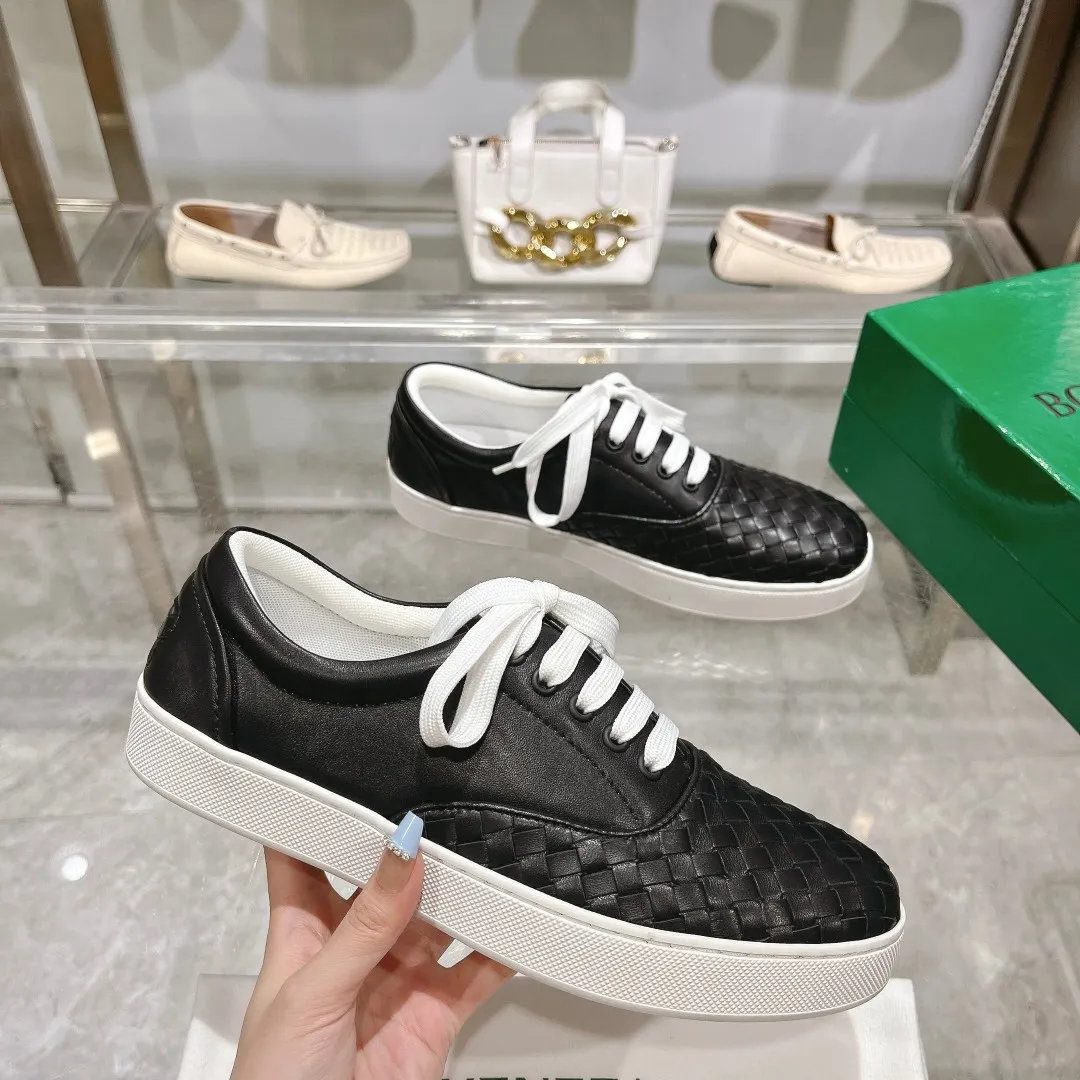 [BV] Top P: 740💰Size for couples: 35-44 (Female 40, Male 38 45, custom-made and non-returnable) Bottega Veneta classic woven strap casual shoes are made of imported high-quality materials, [Rose][Rose]! Purely hand-woven and operated, the original board is reproduced one-to-one! quality assurance!